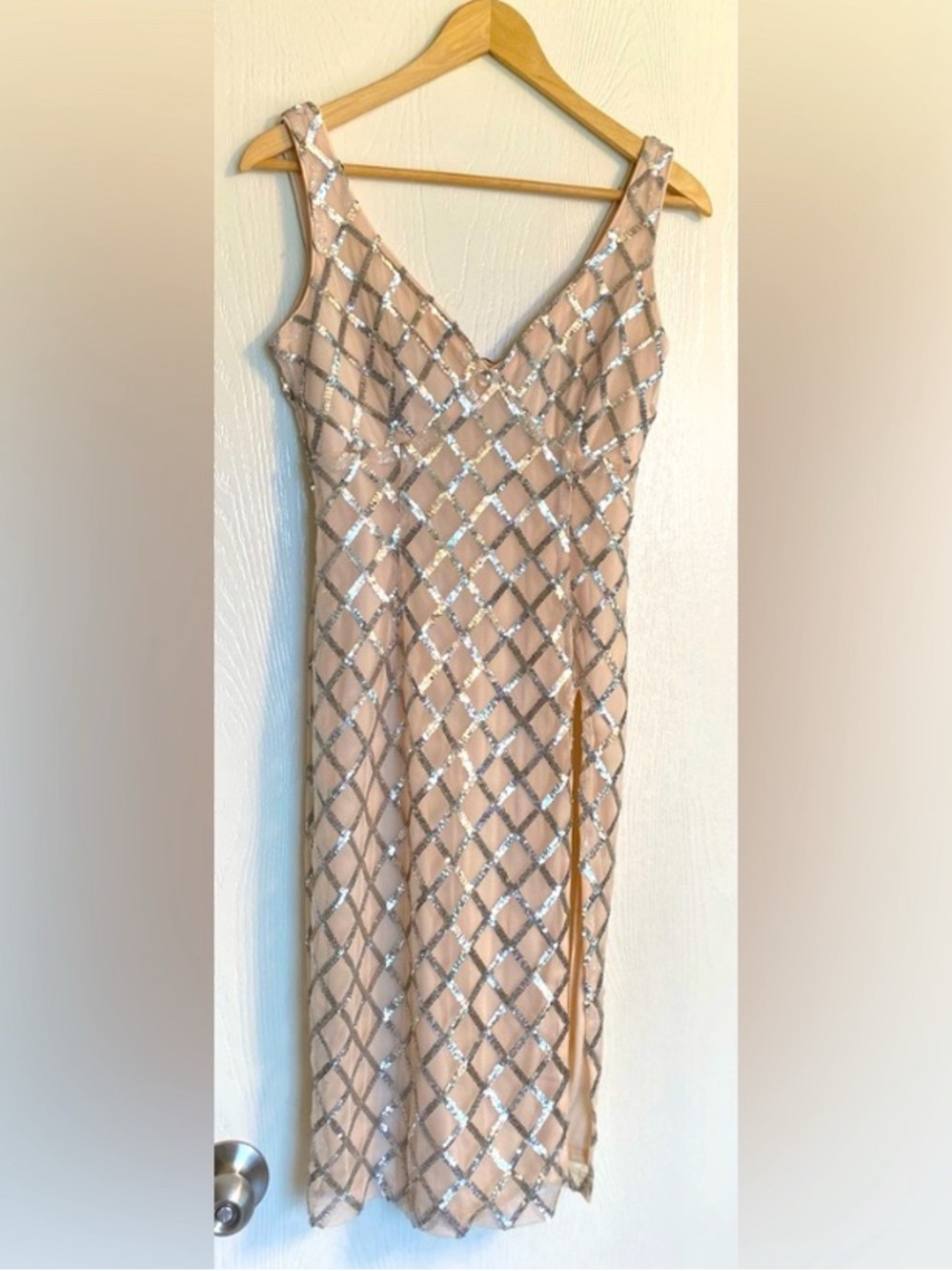 Boohoo Midi V Cut Neckline Thigh Split Sequin Cream Dress Women Petite Zero/One